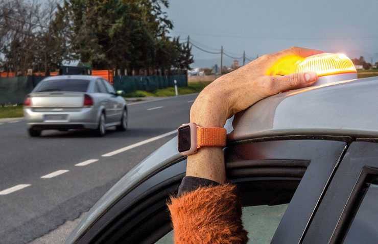 El futur de la seguretat viària: tot sobre les llums d&#8217;emergència V16 a Espanya