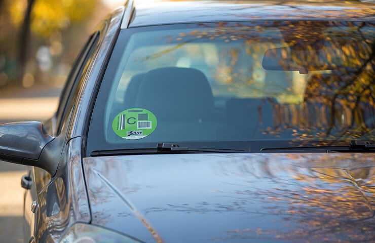 Distintiu ambiental DGT: tipus d’etiqueta i com obtenir la teva