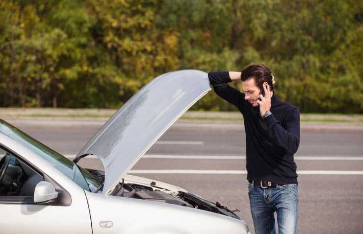 Què fer si el teu cotxe es queda sense bateria al mig de la carretera?