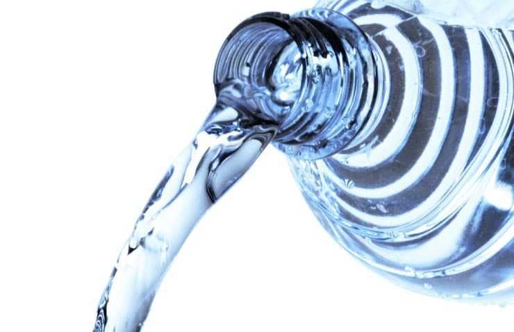 Què passa si faig servir aigua en lloc de líquid refrigerant?