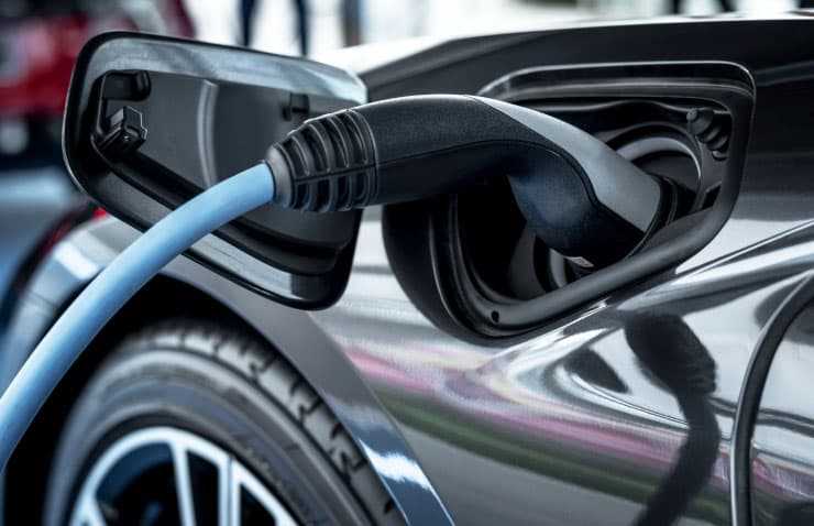 Electromobilitat a Espanya: un repte per a universitats, mecànics i tallers automotrius